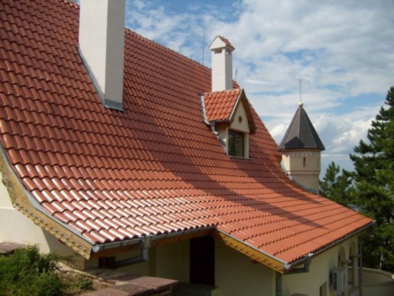 Чем покрыть крышу дома